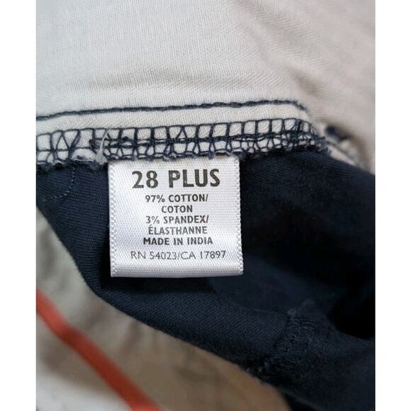 Old Navy Women's Plus Stretch Navy Blue Shorts Flat Front Pockets Plus Size 28 - Picture 3 of 9